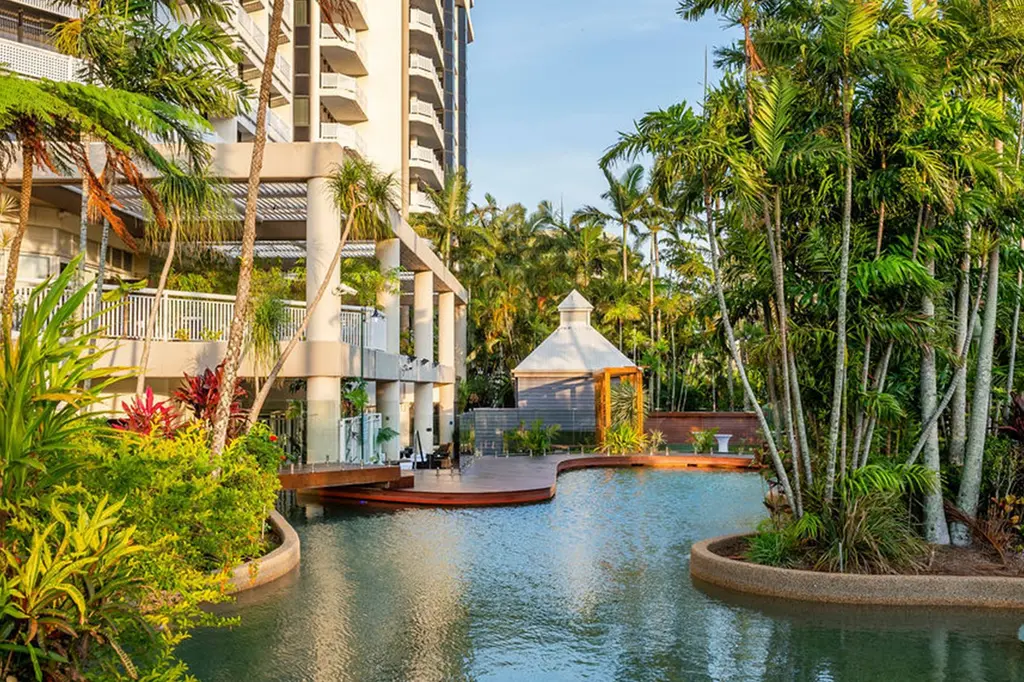 Rydges Esplanade Resort Cairns image 4