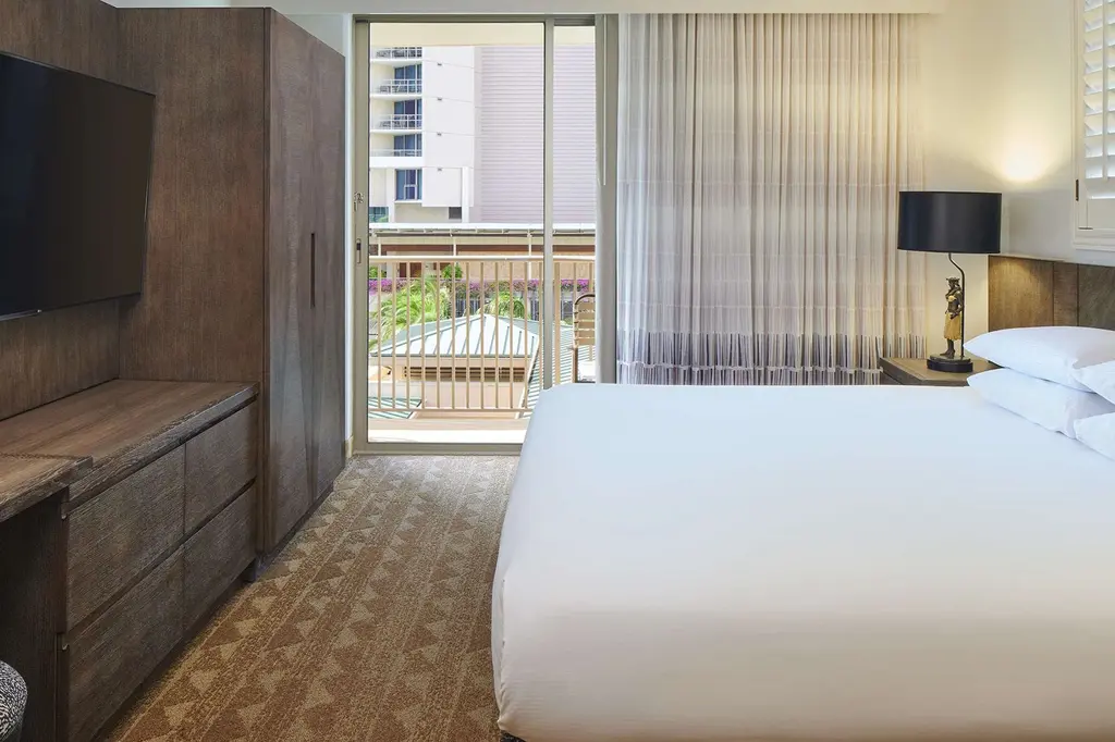 Embassy Suites by Hilton Waikiki Beach Walk image 3